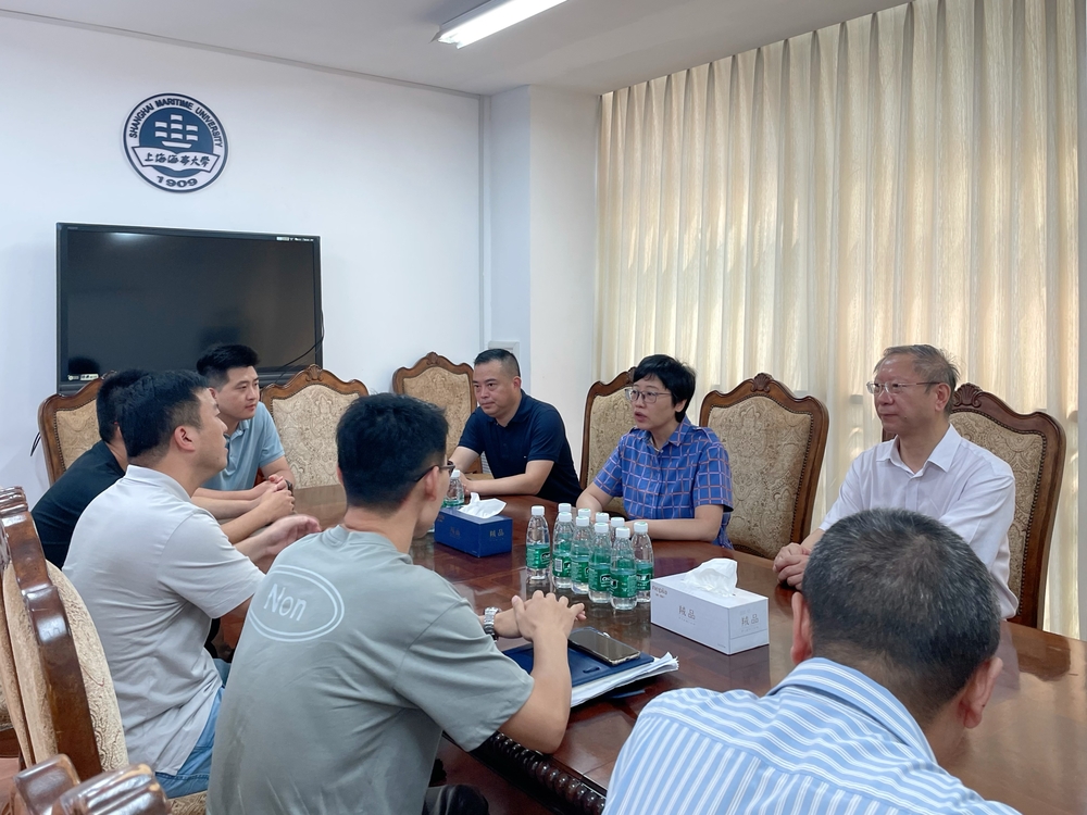 賀莉副書記慰問暑期堅守崗位的教職員工