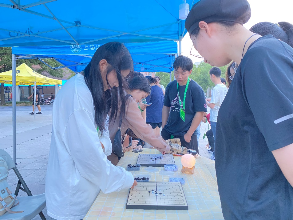 中秋游園會五子棋對弈