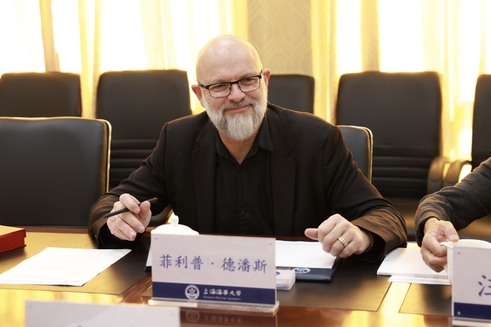 菲利普·德潘斯校長致辭