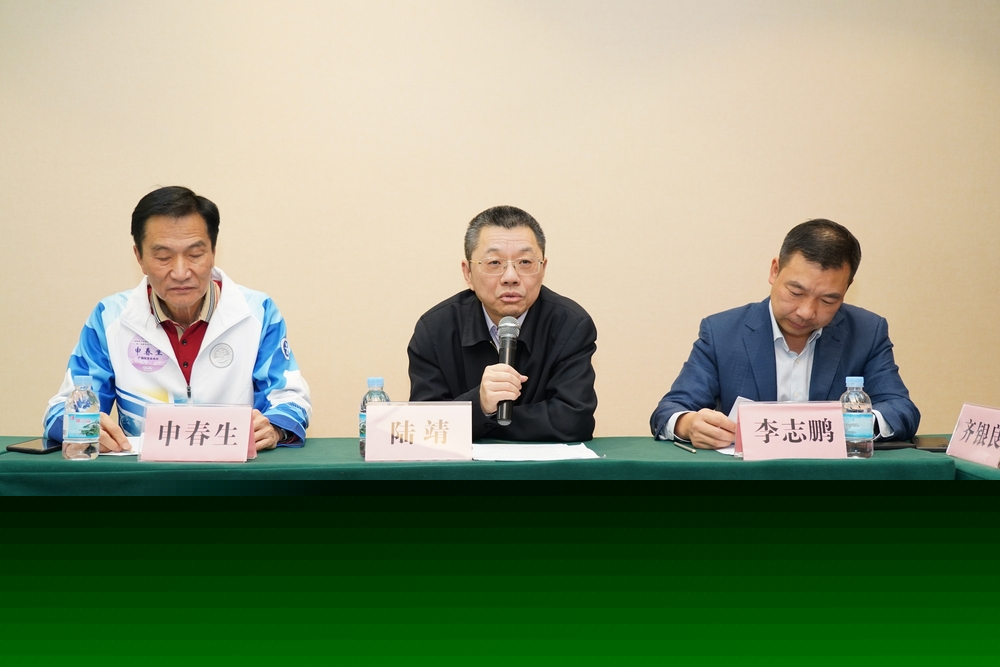 校友工作座談會上陸靖校長講話