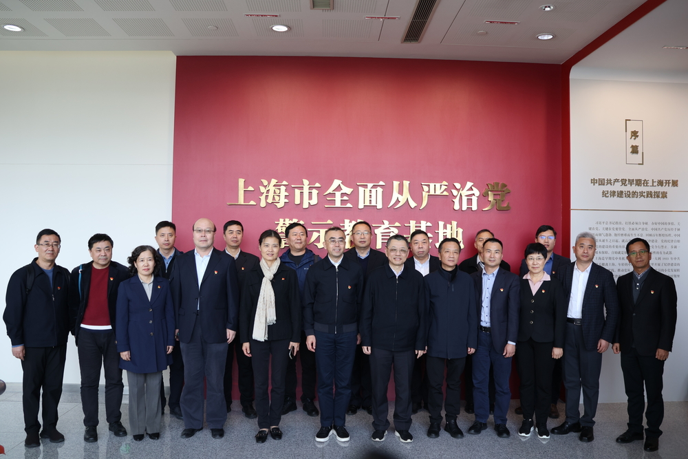 校領導、中層干部學習合影