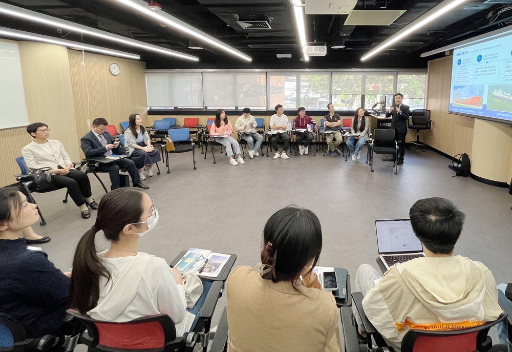 在香港理工大學(xué)舉行博士生人才座談會(huì)