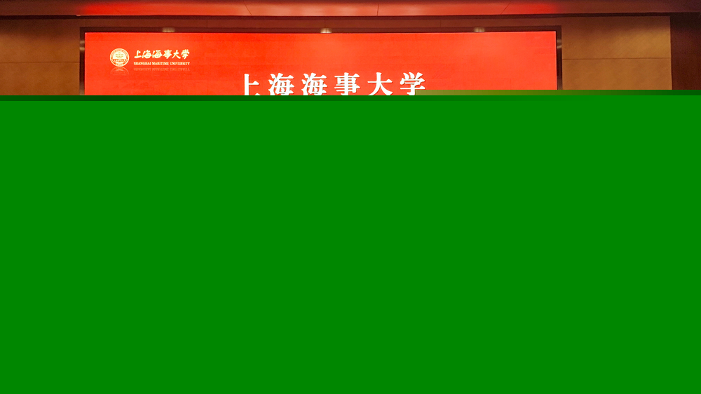 校領導為新聘任高級專業技術職務的教師頒發聘書
