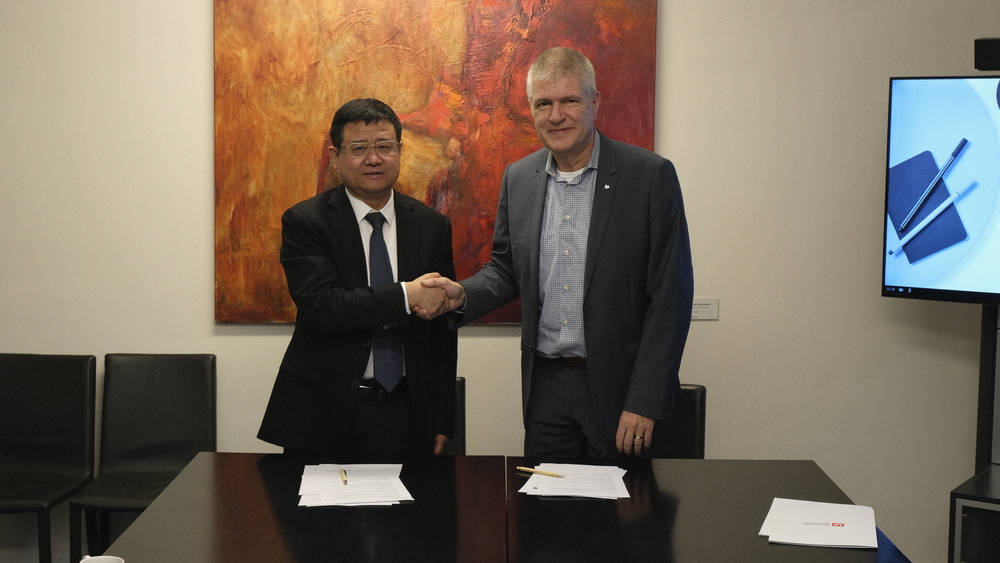 與比利時安特衛普大學續簽合作協議