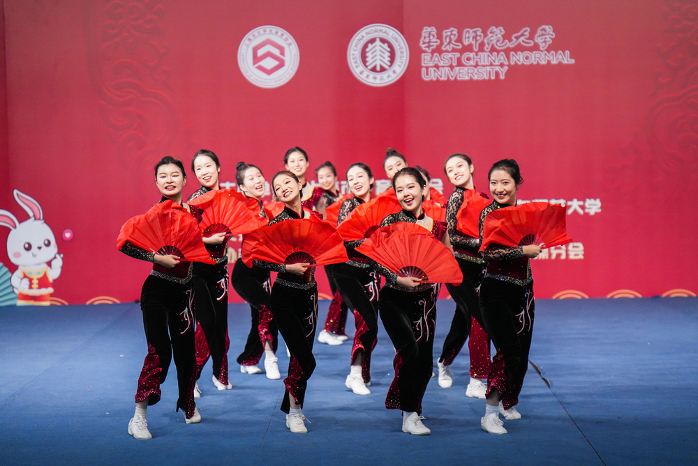 輕器械操舞自選動作第一名