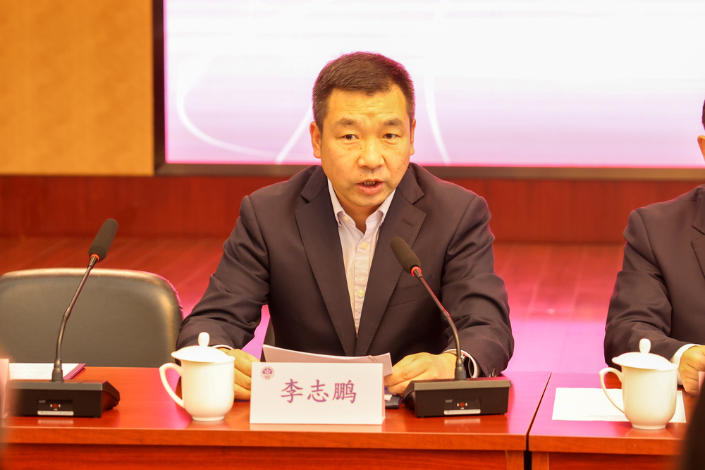 李志鵬宣讀表彰名單