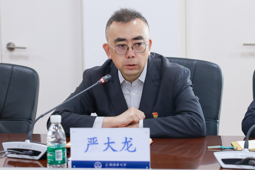 嚴大龍同志講話