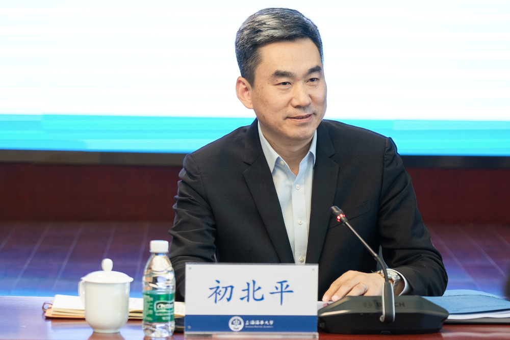校長初北平講話