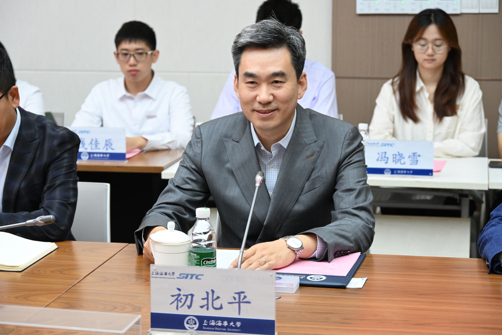 校黨委副書記、校長初北平致辭