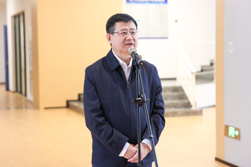 校黨委書記宋寶儒講話