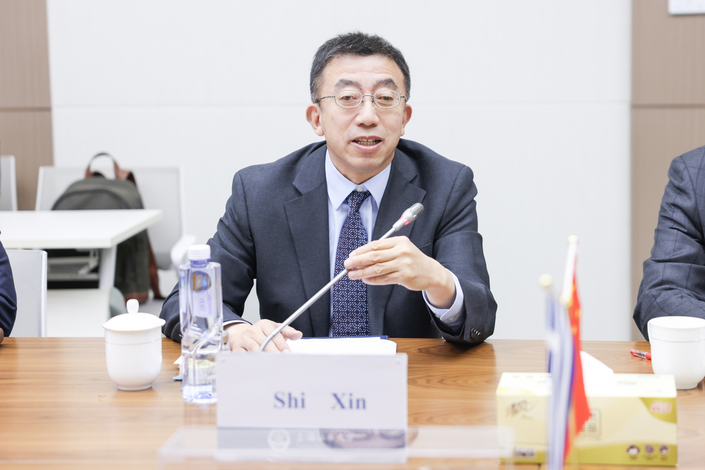 施欣副校長介紹學校情況