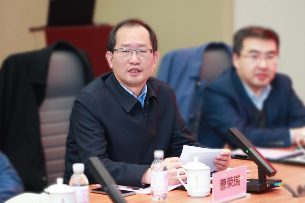曹榮瑞副書記作交流發(fā)言