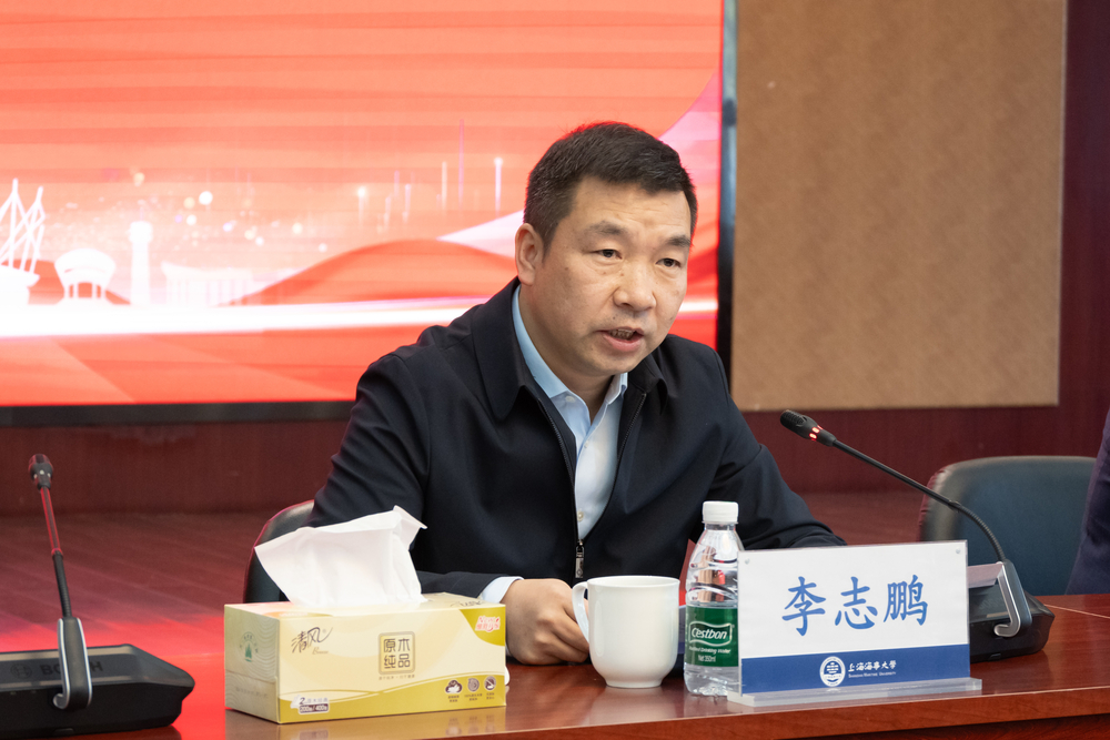 校黨委副書記、副校長、關工委主任李志鵬致辭