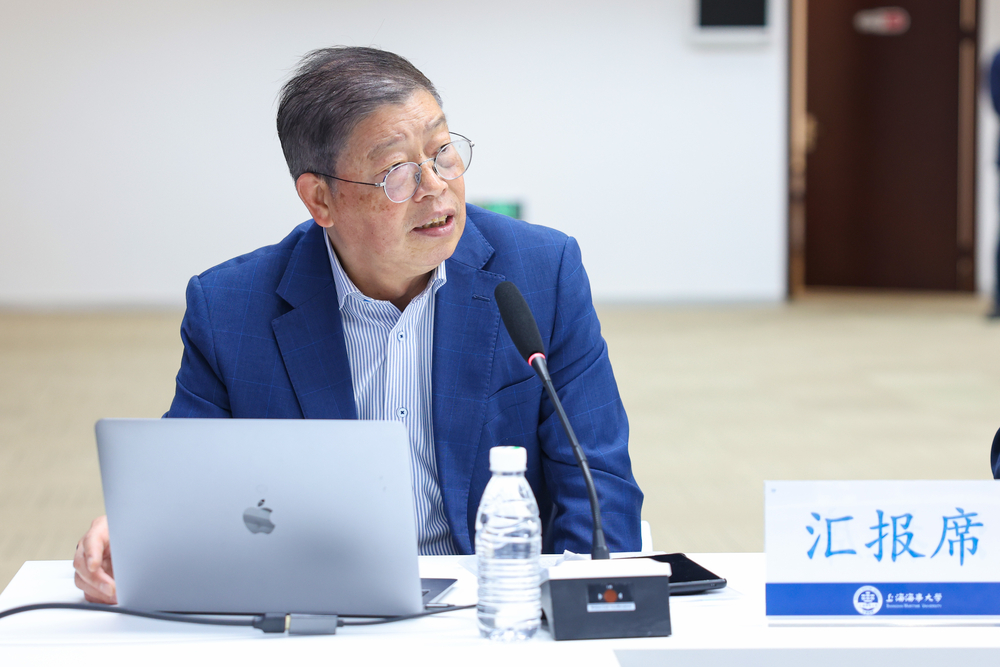 校關工委常務副主任肖寶家匯報工作