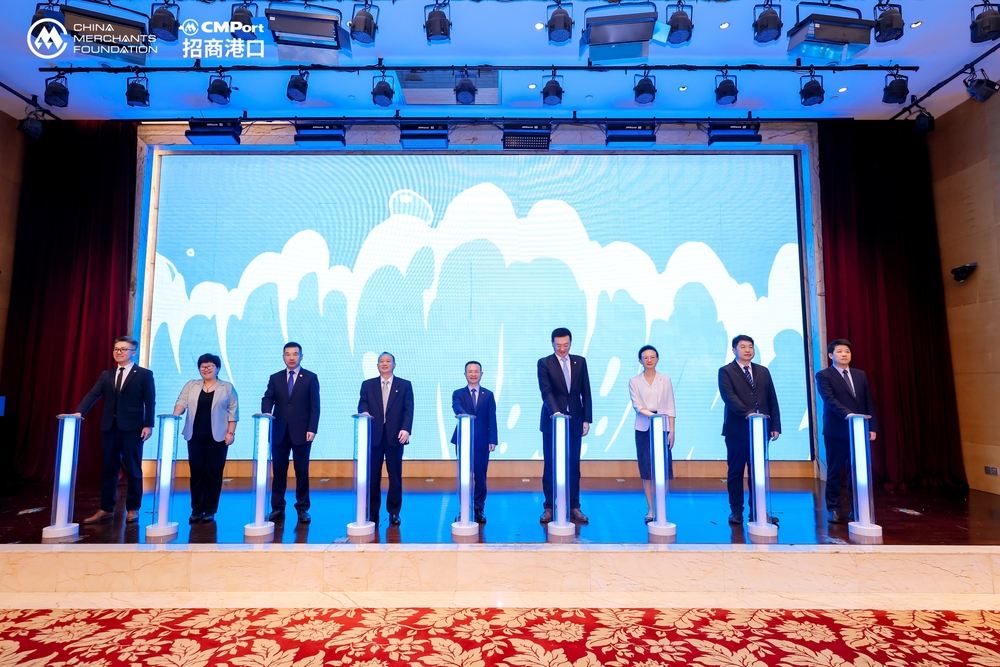 領導、嘉賓共同為本屆C Blue優才計劃啟航班開啟新航程