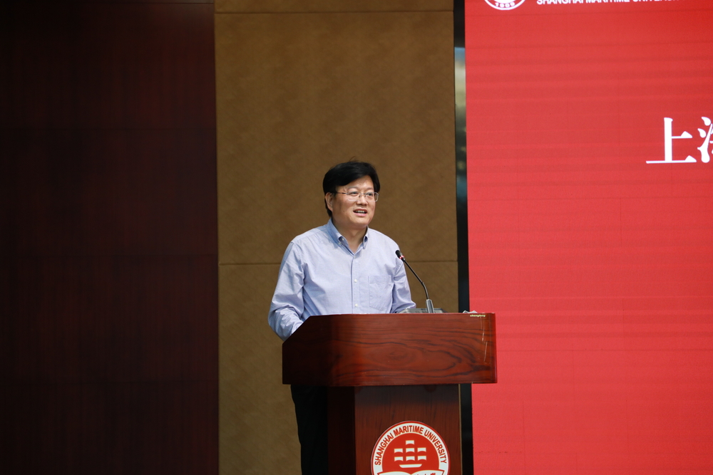 學校馬克思主義學院院長張峰致辭