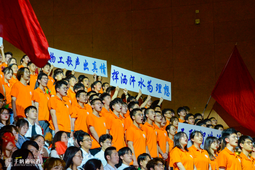 物流工程學院《歌唱祖國》