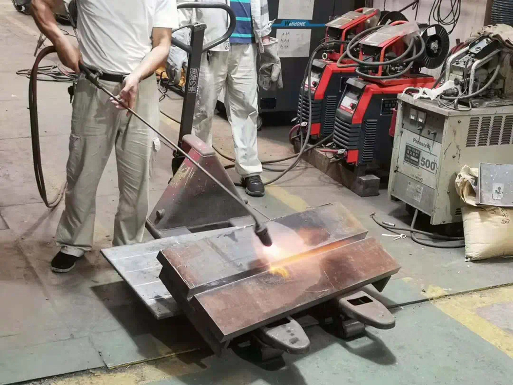 低溫鋼船板焊接現場