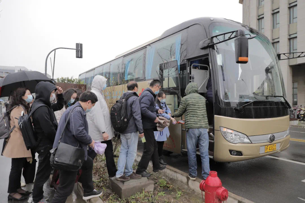 滴水湖地鐵站接駁車