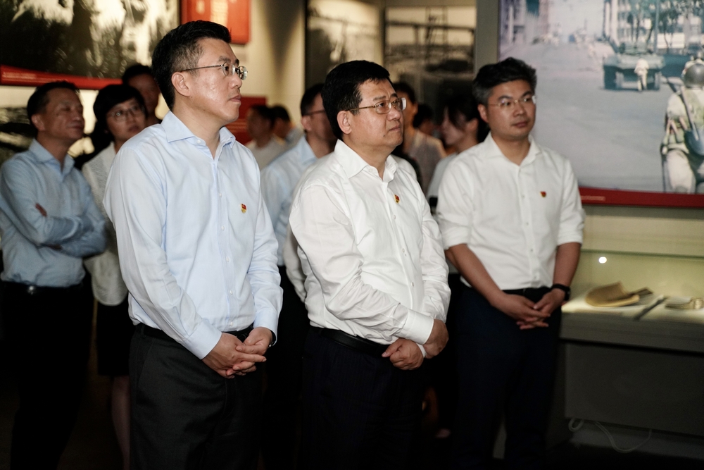 參觀《戰上海—上海解放革命歷史》主題展