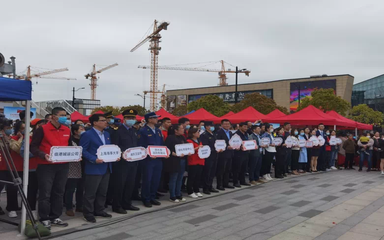 參加申港社區黨委“黨建引領進社區，我為群眾辦實事”