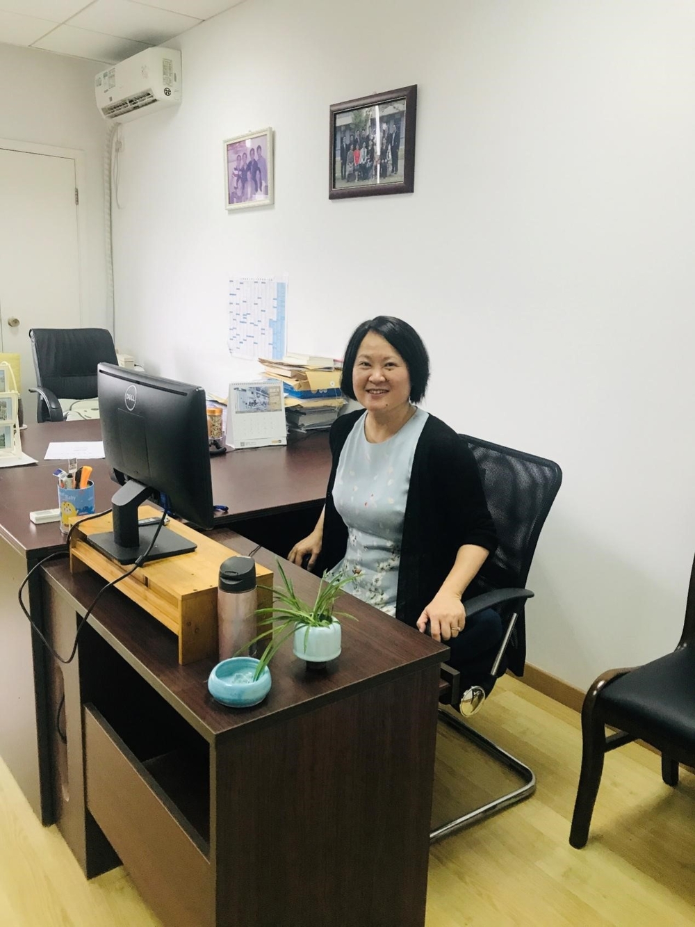 李青老師在辦公室