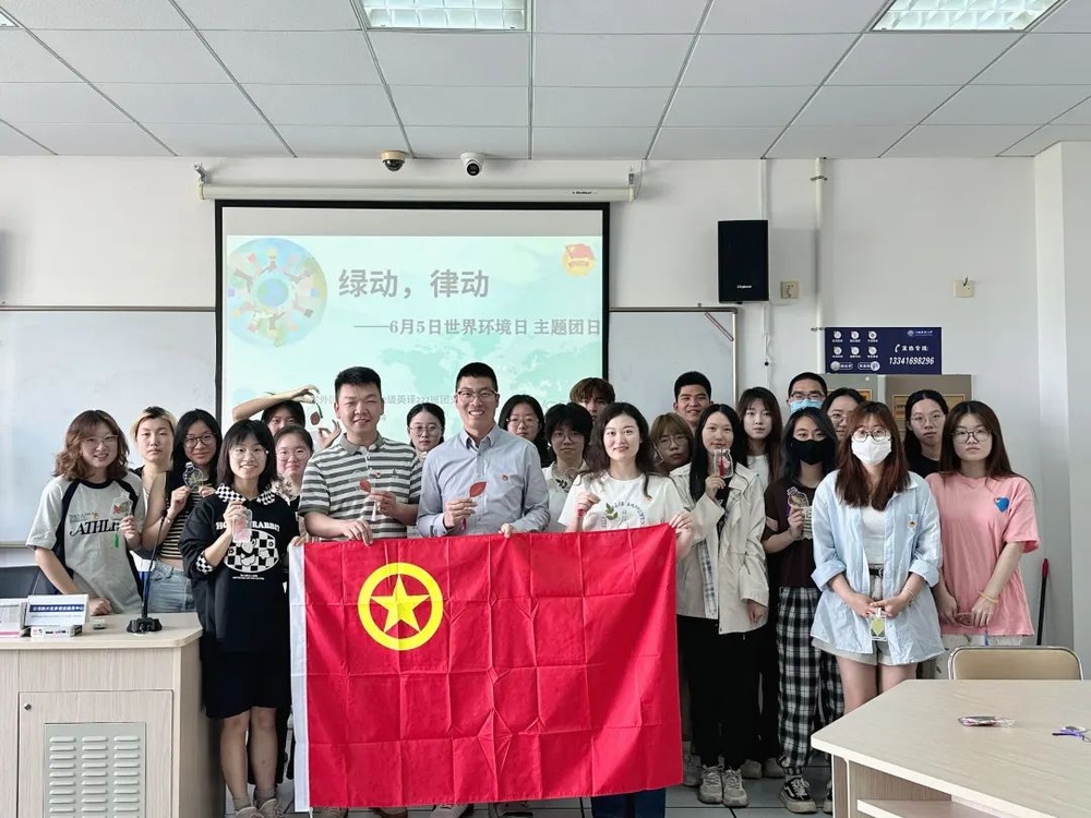 孫志寬老師參加英譯222班主題團日活動