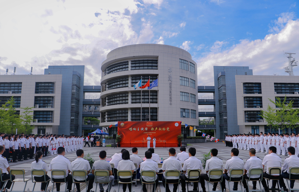 商船學(xué)院黨委舉辦“唱響主旋律，歌聲獻(xiàn)給黨”主題歌會