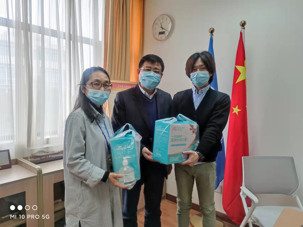 宋寶儒書記看望慰問外籍教師