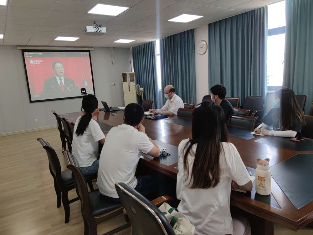  物流工程學院黨委組織在校教工黨員線下收看上海市第十二次黨代表大會并開展交流討論