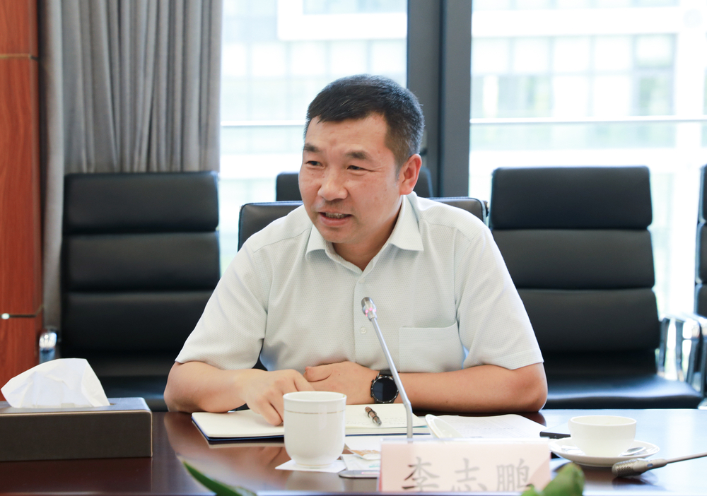 李志鵬介紹學?；厩闆r