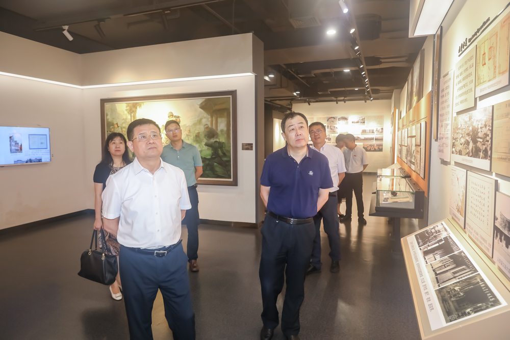 參觀集美大學校史館